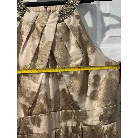 green emerald velvet dress Shop Eliza J clothing and handbags at SilkRoll. Trade with us!